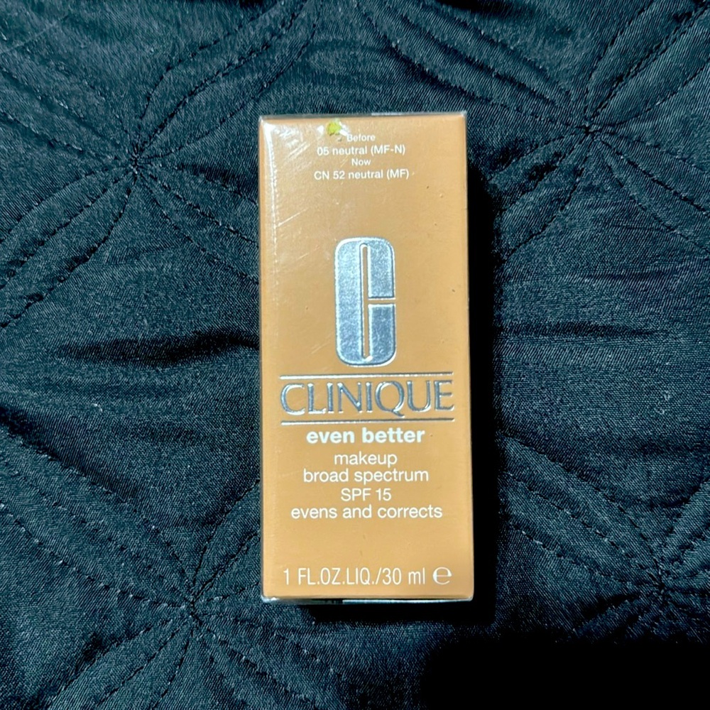 Clinique even better foundation make up the color is CN 52 . New original box.